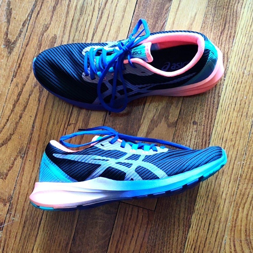 Asics 🥰 gorgeous colors, super comfy athletic shoes